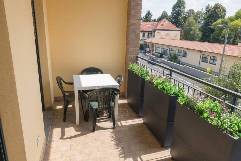 Apartment Victoria, Cozy Studio Flat Near Leonardo Academy Sesto Calende Eksteriør bilde